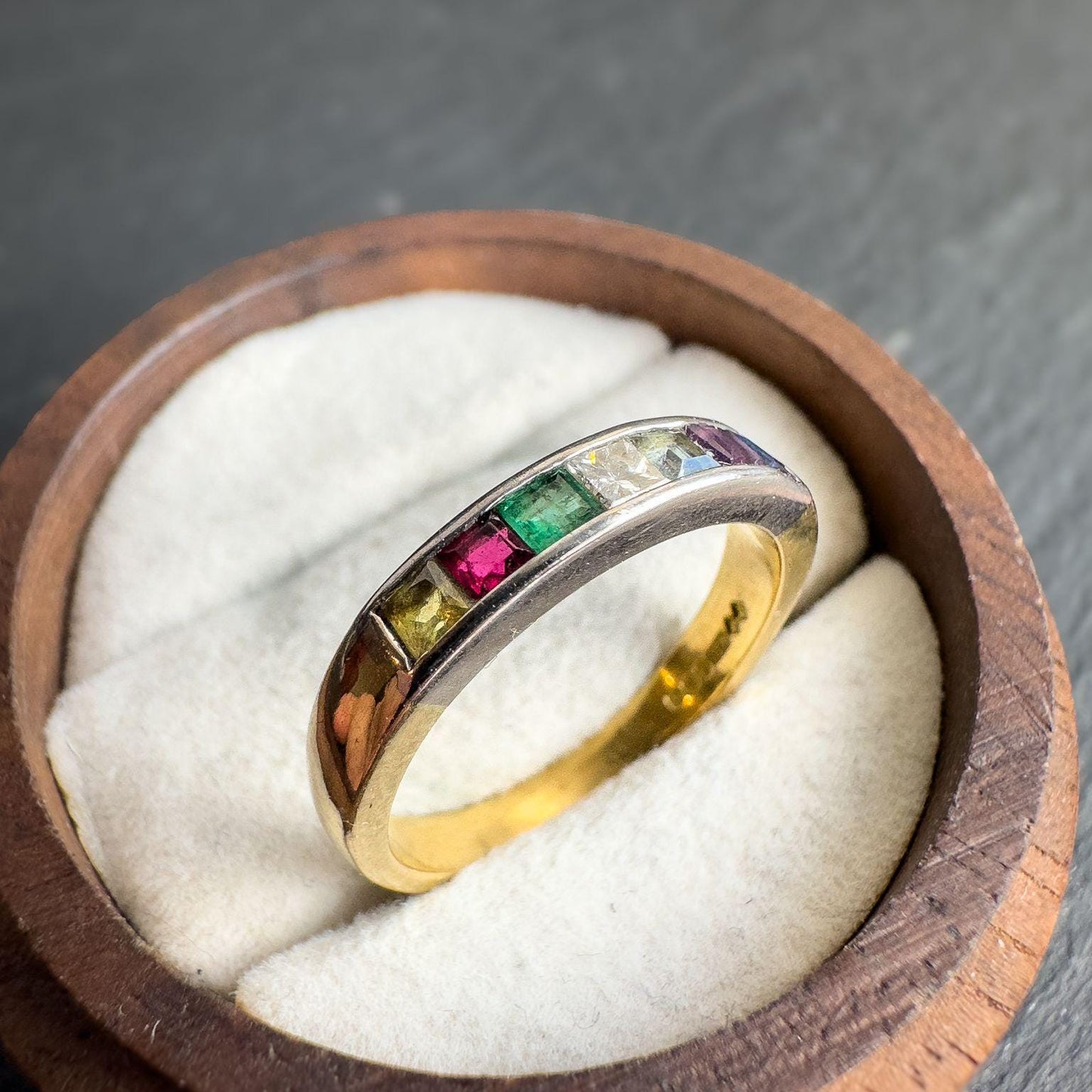 18ct Solid Gold Vintage Rainbow Gemstone Ring | Topaz, Ruby, Emerald, Diamond, Aquamarine, Amethyst, Sapphire, Ring | UK N / US 7 |