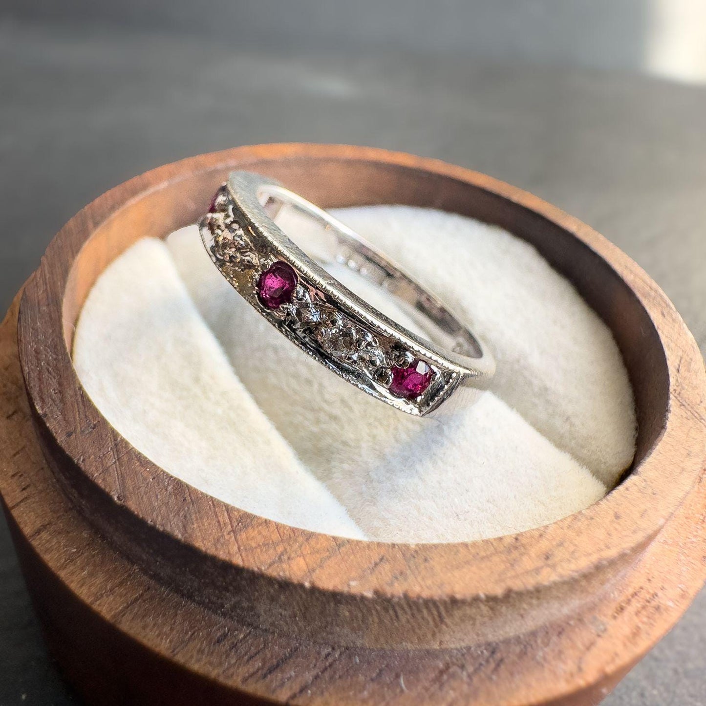 18ct Solid White Gold Vintage 1950s Diamond & Ruby Band Ring | UK O - US 7.25 | English Hallmarks | Elegant Design | Resizable |