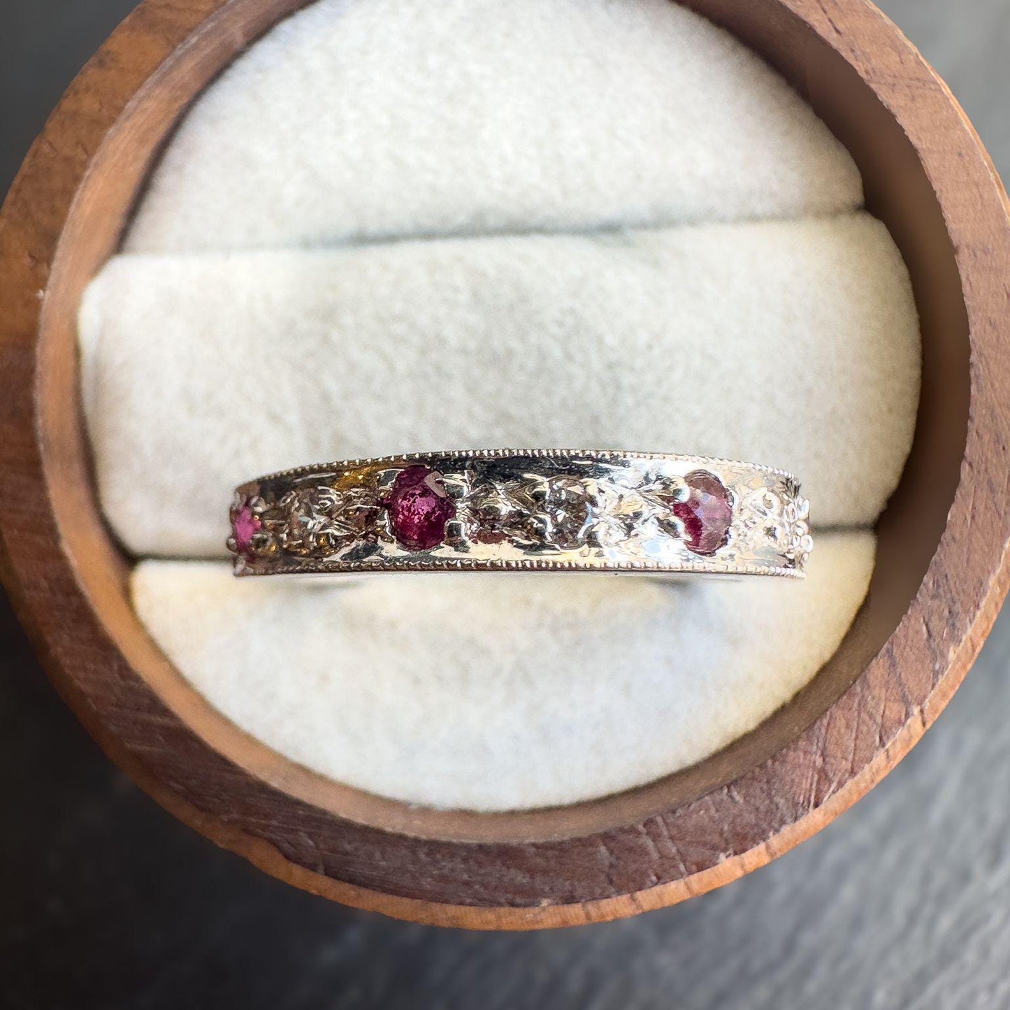18ct Solid White Gold Vintage 1950s Diamond & Ruby Band Ring | UK O - US 7.25 | English Hallmarks | Elegant Design | Resizable |