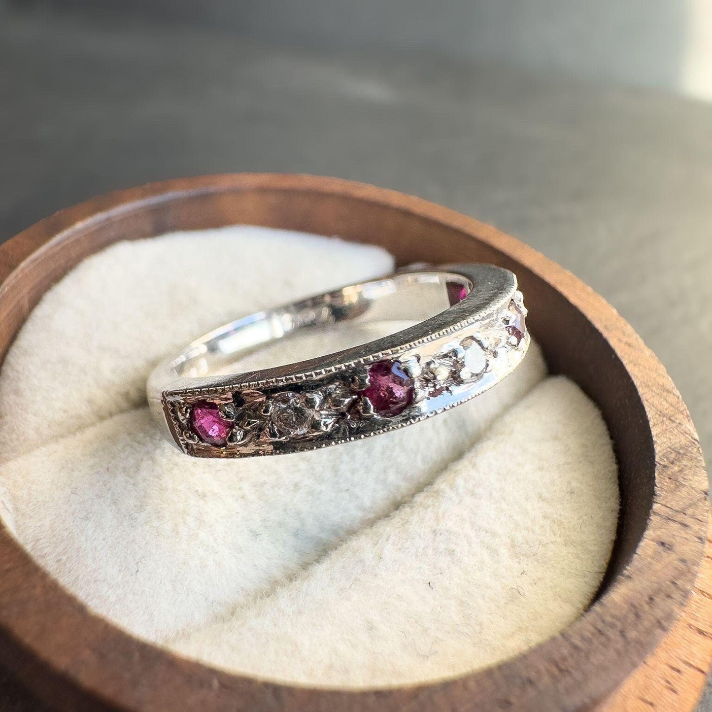 18ct Solid White Gold Vintage 1950s Diamond & Ruby Band Ring | UK O - US 7.25 | English Hallmarks | Elegant Design | Resizable |