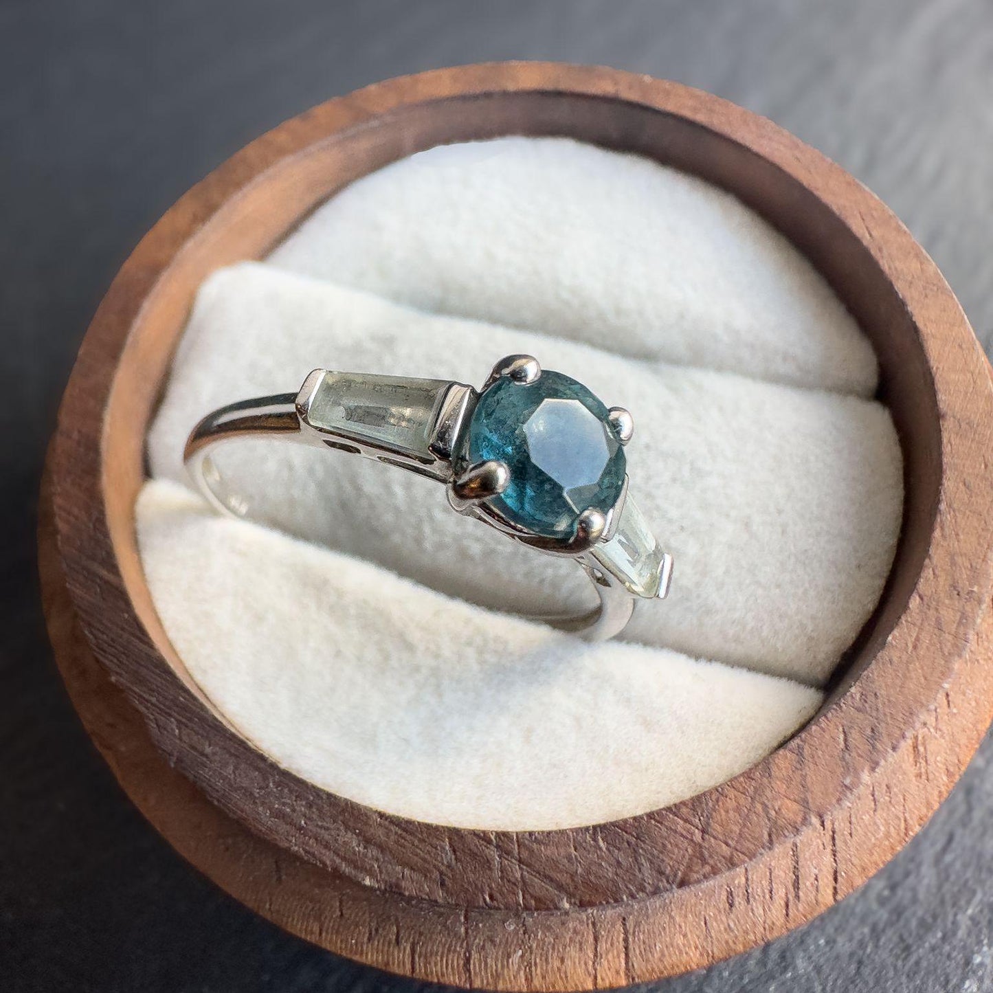 9ct Solid White Gold Vintage Topaz & Aquamarine Ring | UK S - US 9 | Blue Gemstone Jewelry | Vari Cut Elegant Design | English Hallamarks