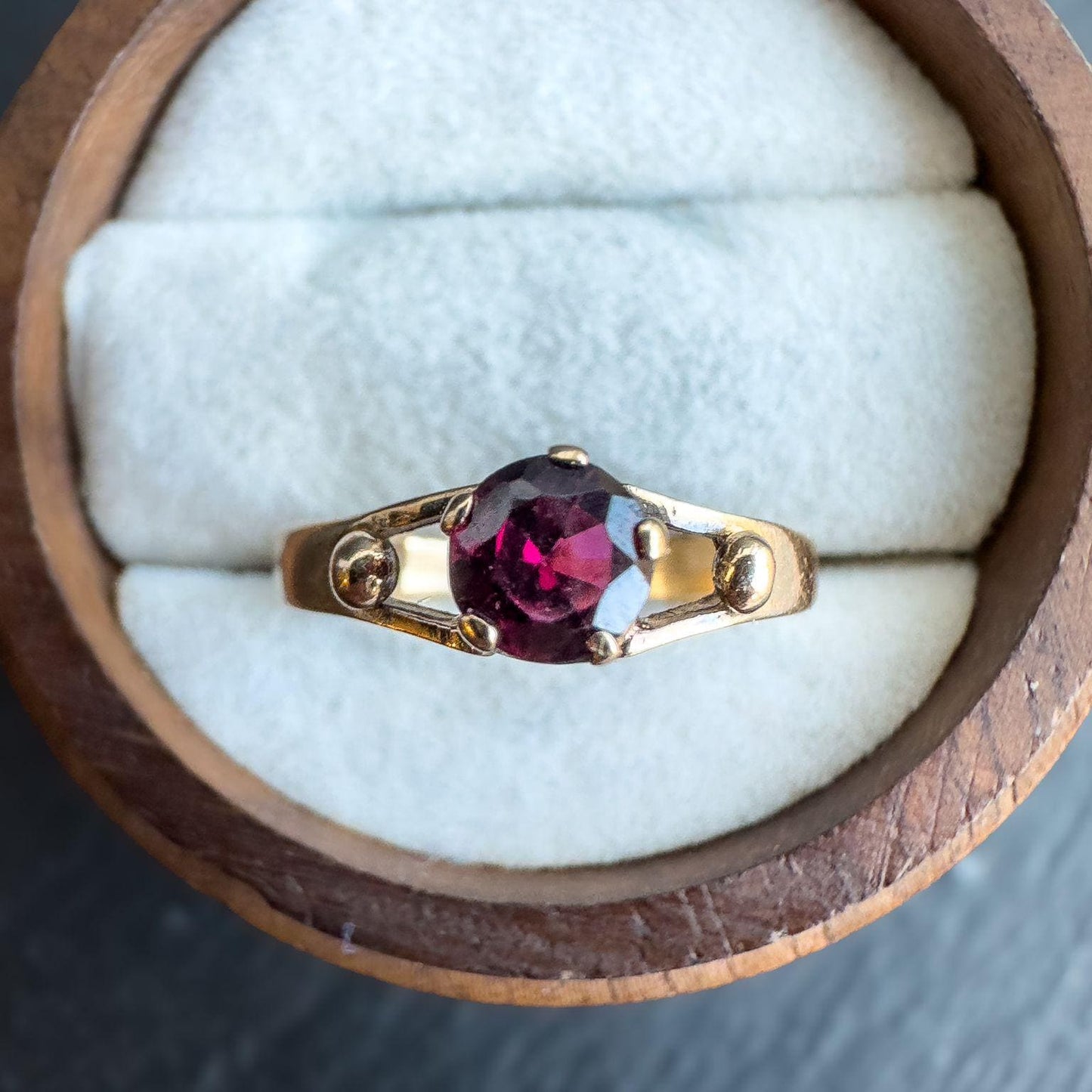 9ct Solid Gold Vintage Garnet Ring | UK L 1/2 - US 6 | English Hallmarked | Elegant Solitaire Design |Classic Vintage Jewelry | Retro Design