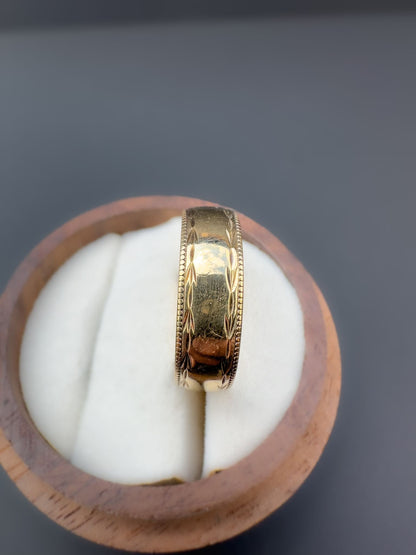 9ct | 9k Yellow Gold | Vintage 80s | Laurel Patterned Band Ring | Stacking Band | Wedding Band | English Hallmarks |