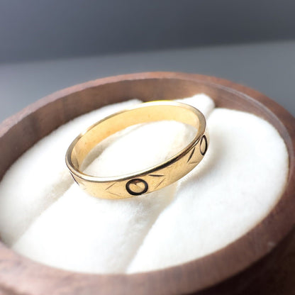 9ct | 9k Yellow Gold | 60s Vintage | Patterened Band Ring | Stacking Bands | Wedding Bands | English Hallmarks |