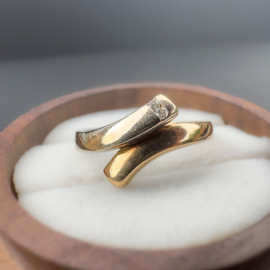 9ct | 9k Gold | Vintage Bi Coloured Gold Diamond Twist Crossover Band Ring | Stackable Rings | Hallmarked |