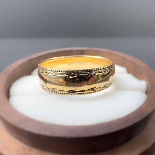 9ct | 9k Yellow Gold | Vintage 80s | Laurel Patterned Band Ring | Stacking Band | Wedding Band | English Hallmarks |