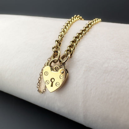 9ct | 9k Gold | Vintage | Solid Gold Curblink Bracelet with 9ct Heart Padlock | Charm Chain | Hallmarked | 11 grams | 18cm |