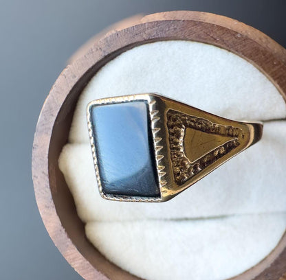 9ct Gold | Signet Ring | Onyx Gemstone | Vintage Signet Ring | English Hallmarks | 1970s | Black Onyx Signet | London Hallmarks |