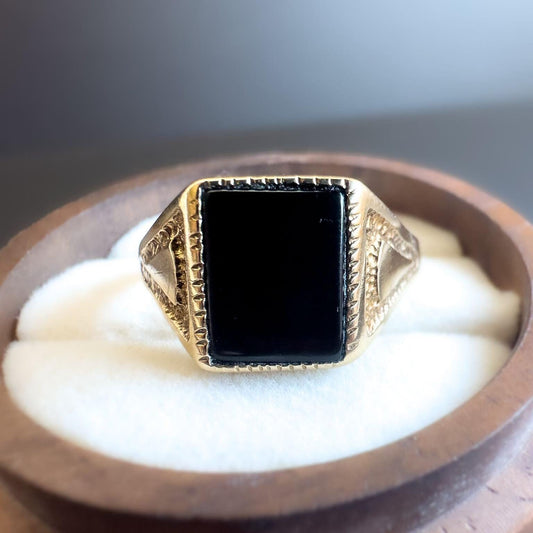 9ct Gold | Signet Ring | Onyx Gemstone | Vintage Signet Ring | English Hallmarks | 1970s | Black Onyx Signet | London Hallmarks |