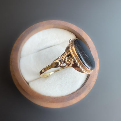 9ct Gold | vintage yellow gold | black onyx | oval panel signet ring | UK Size T |