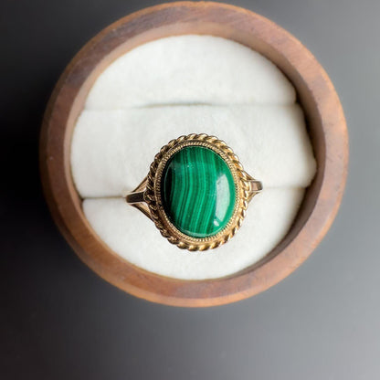 9ct | 9k Gold | Vintage | Malachite Cabochon Statement Ring | Birmingham Hallmark | UK size O |