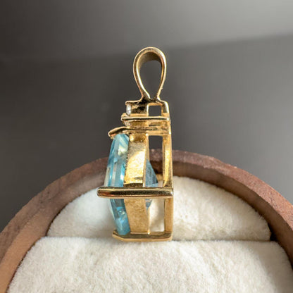 Very Pretty | 9ct | 9k Gold | Blue Topaz & Diamond Pendant | Hallmarked |