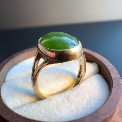 Vintage 9ct Gold Nephrite Jade Ring | Unique Green Stone Jewelry | Classic Minimalist Gold Band | Statement Ring | English Hallmarks |