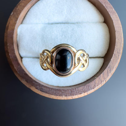 Vintage | 9ct Gold Onyx Ring with Celtic Knot Design | Elegant Black Onyx Cabochon | English Hallmarks | UK K 1/2 - US 5.75 | Resizable