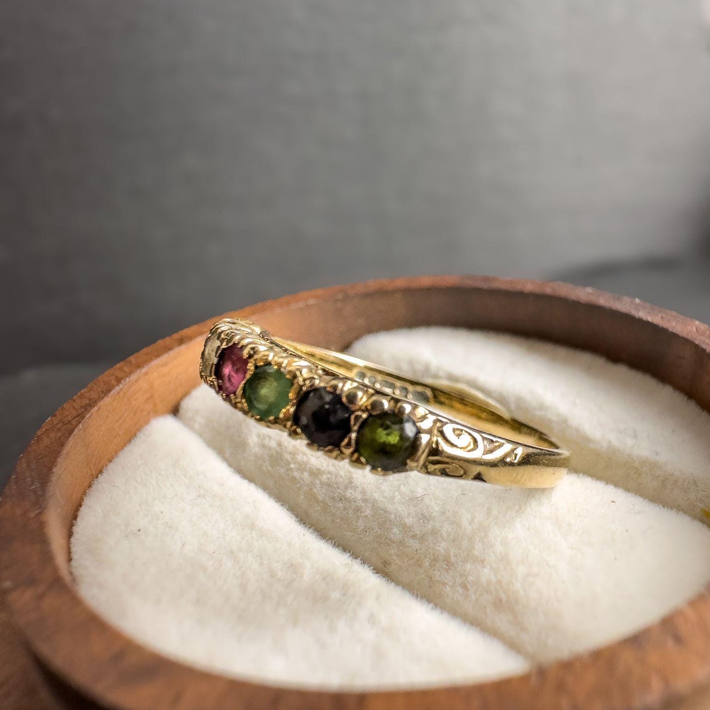 9ct Gold Multi stone Vintage DEAREST Ring | Perfect Gift for Loved Ones | D.E.A.R.E.S.T Ring | UK O 1/2 | Resizable | Hallmarked |