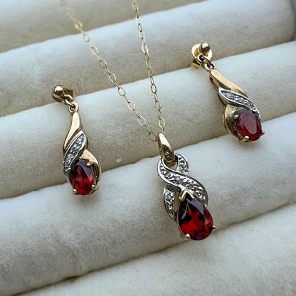Vintage 9ct Gold Pendant Necklace & Earrings Set