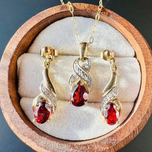 Vintage 9ct Gold Pendant Necklace & Earrings Set