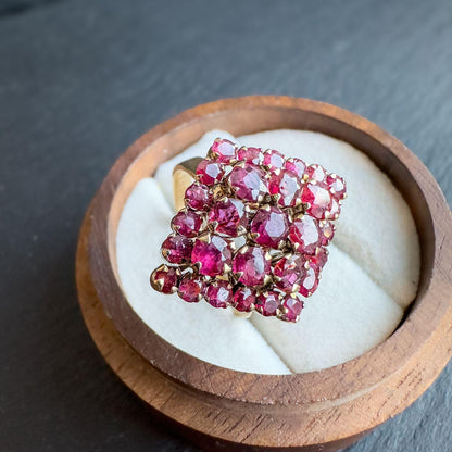 Vintage 18ct Gold Ruby Cluster Ring | Unique Marquise Design | Stately Vintage Jewelry |Statement Ring | UK M - US 6.25  | Resizable |