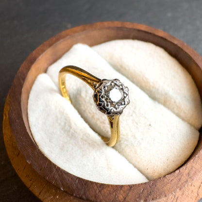 18ct Solid Gold Vintage Diamond Ring with Unique Starburst Design | English Hallmarked | UK J - US 5 | Engagement Ring | Resizable |