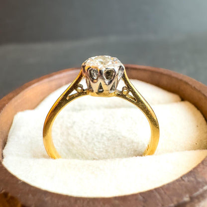 18ct Solid Gold Vintage Diamond Ring with Unique Starburst Design | English Hallmarked | UK J - US 5 | Engagement Ring | Resizable |