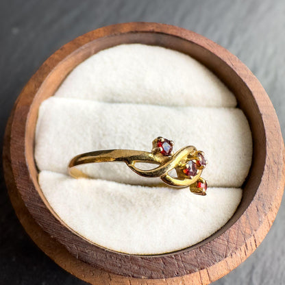 9ct Solid Gold Vintage Garnet Ring | Red Gemstone Gold Ring | UK Q - US 8 | Unique Gift for Her | Resizable |