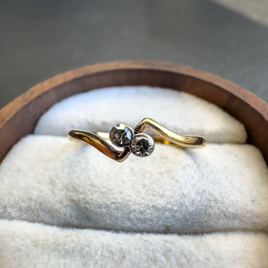 Elegant 18ct Solid Gold Vintage Diamond Ring | Unique Double Stone Crossover Design | Toi et moi | UK J 1/2 - US 5 | Resizable