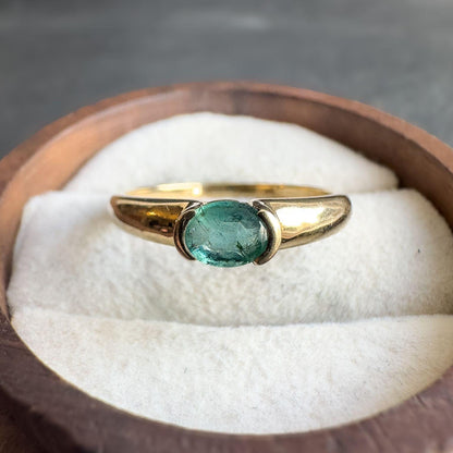 9ct Solid Gold Vintage Emerald Ring | Oval-Cut Emerald | English Hallmarks | UK L - US 6 | Elegant Green Gemstone | Gift for Her |