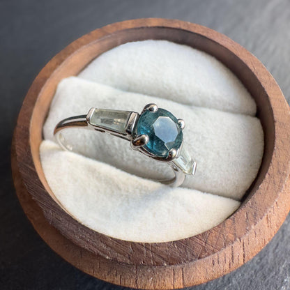 9ct Solid White Gold Vintage Topaz & Aquamarine Ring | UK S - US 9 | Blue Gemstone Jewelry | Vari Cut Elegant Design | English Hallamarks